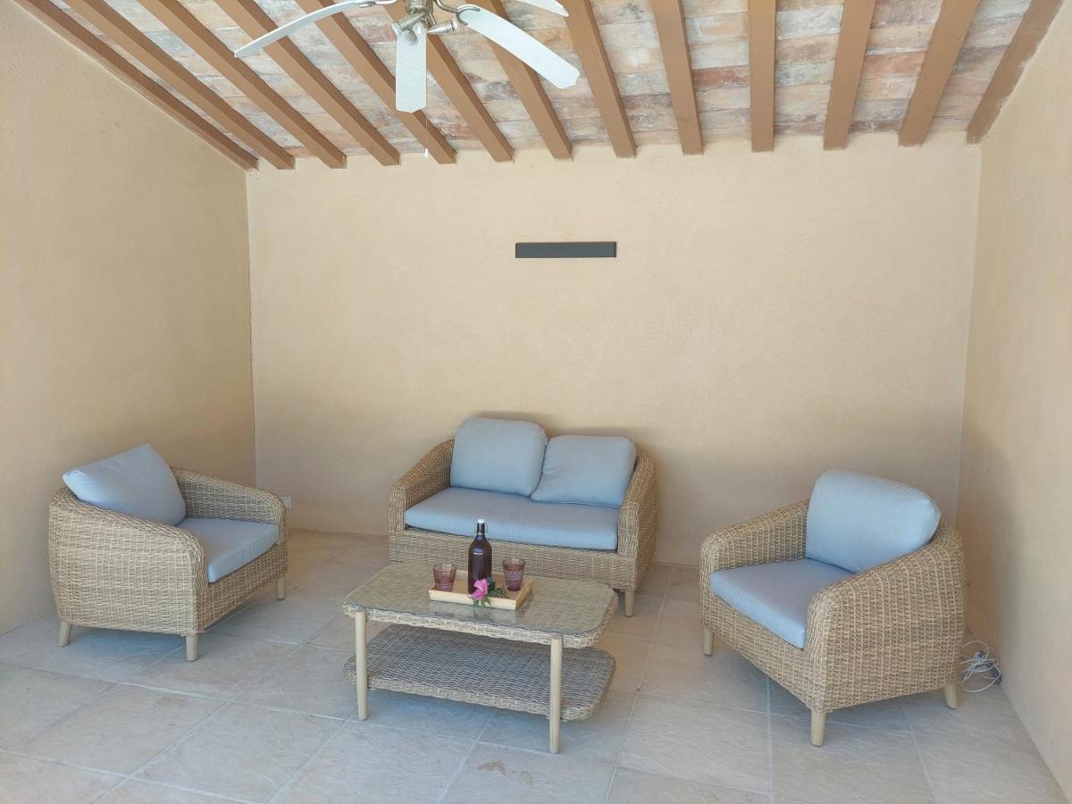 Mas La Gentille ,,, A La Campagne , Beautiful Outdoor , Swimming Pool , Pool House , Nice Green Garden , Bbq ,,, Only For You , Pour Passer Un Sejour Inoubliable بيرنيه لو فونتينز المظهر الخارجي الصورة